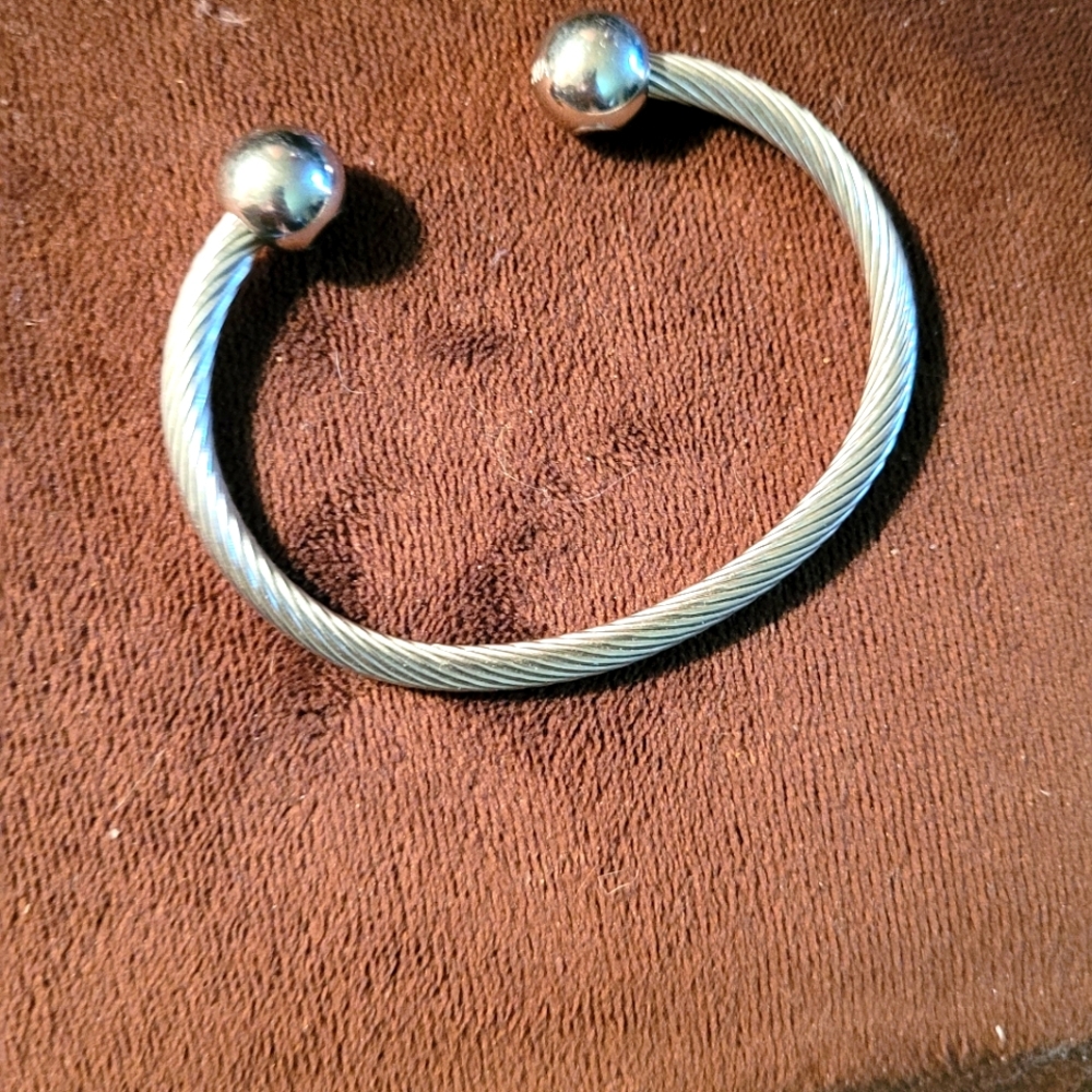 2/$12 Sabona magnetic bracelet small size EUC